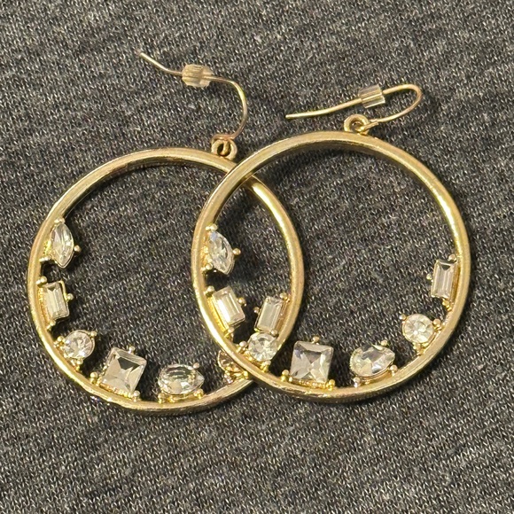 Jewelry - Gold Hoop Earrings w Multi Cut Stone Crystal Accents
